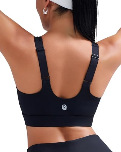 A high impact pullover bra built with sewn-in molded cups, adjustable stretch straps, and a wide underband for running.